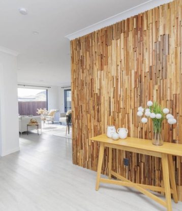 14129137590984193950